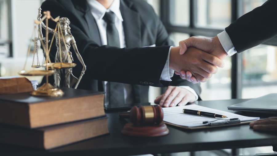 When Should You Hire A Business Lawyer (+ 7 reasons to hire a lawyer for your business) image